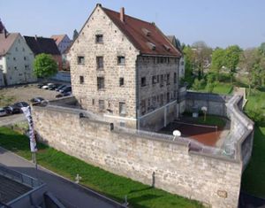 Könnte das alte Gefängnis nach dem Bau der neuen JVA zum Hotel werden?  Foto: Grimm Foto: Schwarzwälder Bote