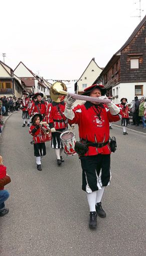 Der Fanfarenzug Stetten gehört seit   30 Jahren dem Narrenverein Salzschlecker an. Foto: Pfeffer