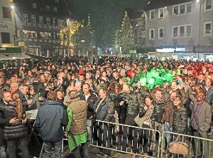 Gut 4000 Menschen begrüßten das neue Jahr bei der Silvesterparty auf dem Nagolder Vorstadtplatz. Foto: Priestersbach