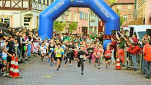 Hunderte rennen durch die Altstadt