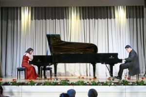 Das koreanische Klavierduo ShinPark begeisterte das Publikum.  Foto: Zoller Foto: Schwarzwälder Bote
