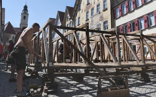 Die Premiere des Staufer-Spektakels in der Landeshauptstadt sorgt für Wirbel: Kann dieser Mittelaltermarkt Horb schlagen?  Foto: Lück