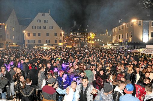 Die Silvesterparty auf dem Vorstadtplatz in Nagold lockte in den vergangenen Jahren regelmäßig Tausende Besucher an. Foto: Fritsch