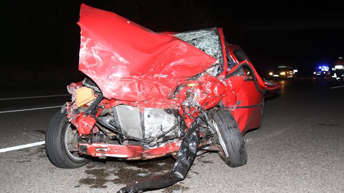 Autofahrer bei Verkehrsunfall schwer verletzt