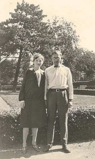 Das Bild zeigt Heinz Schmidt im Jahr 1928 mit seiner Frau Friederike.  Foto: Schmidt Foto: Schwarzwälder Bote