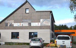 Im Aichhalder Koppengässle hat die Firma Hess Holzmontage neue Büro- und Ausstellungsräume an. Foto: Herzog Foto: Schwarzwälder-Bote