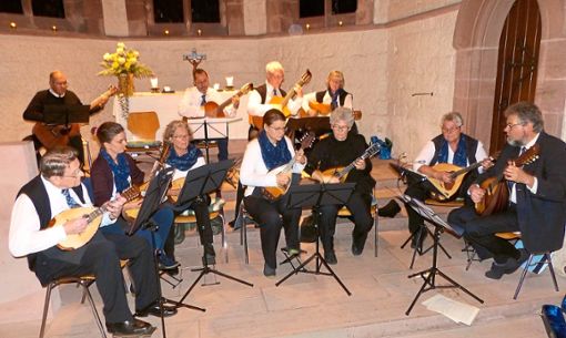 Das Mandolinenorchester Bad Wildbad konnte bei seinem Konzert in der Englischen Kirche viele Besucher begrüßen. Foto: Bechtle Foto: Schwarzwälder Bote