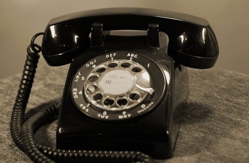 Betrug per Telefon: Einer Trickdiebin ist am Donnerstag eine 76-Jährige aus Stuttgart-West aufgesessen. Foto: Shutterstock