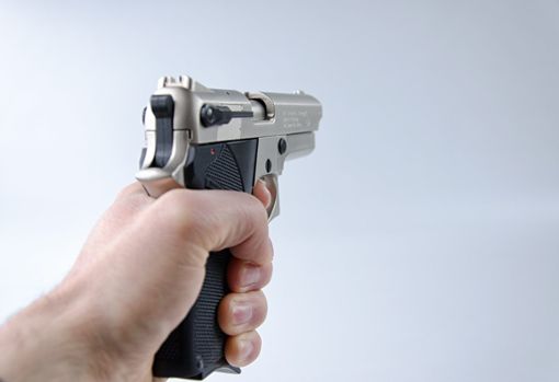 Der Täter bedrohte den Kassierer mit einer Schusswaffe. (Symbolfoto) Foto: © USA-Reiseblogger / pixabay