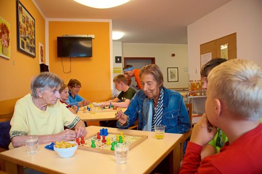 15 Kinder hatten beim Spielnachmittag im Seniorenheim viel Vergnügen. Foto: privat Foto: Schwarzwälder Bote