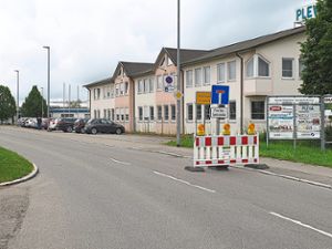 Wie hier am Rande des Gewerbegebiets Autobahnkreuz stoßen Autofahrer im Umkreis von Empfingen auf Hinweise auf die Sperrungen an der B 463 und der Autobahnanschlussstelle.  Foto: Begemann