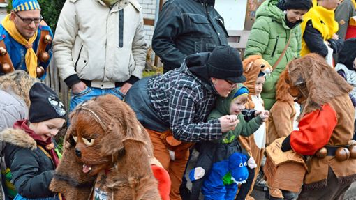 Der 22. Kindernarrensprung der Narrenvereinigung Mittlerer Schwarzwald findet am 27. Januar  erstmals in Lauterbach statt. Dabei sein werden auch die Hoorigen Hunde aus Sulzbach. Foto: Herzog