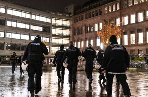 Noch immer Sucht die Polizei in Freiburg Spuren und Hinweise. Foto: dpa