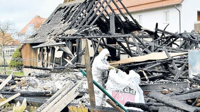 Asbest: Brandruine in Brittheim kommt weg