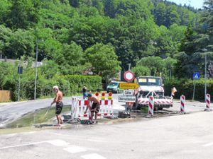 Die letzten Arbeiten an der Sanierung der B  296 von Calmbach nach Oberreichenbach laufen. Ab Samstagabend wird die Straße wieder freigegeben.  Foto: Jänsch