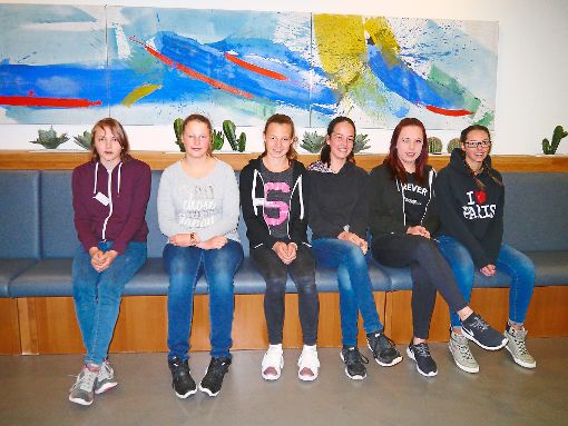 Sechs Mädchen beteiligten sich am Girls’Day bei Frank plastic. Foto: Frank plastic Foto: Schwarzwälder-Bote