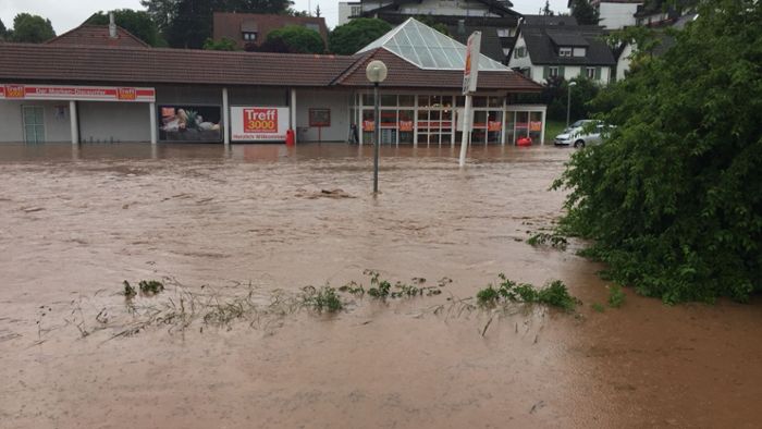 Unwetter: Straßen überflutet, Keller vollgelaufen