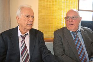 Zwei, die sich seit Jahrzehnten kennen, schätzen und mögen: Herbert Rigoni (links) und Alt-Bürgermeister Otto Sieber bei der Geburtstagsfeier.  Foto: Bantle Foto: Schwarzwälder Bote