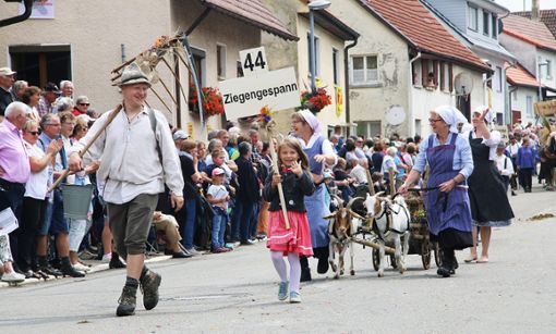 Tausende säumten am Sonntag die Straßen beim großen historischen Festumzug zum Jubiläum 1250 Jahre Hartheim mit mehr als 90 Gruppen. Fotos: Katja Weiger Foto: Schwarzwälder Bote