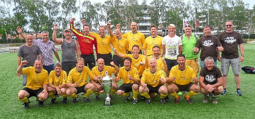 Die Alten Herren des SV Waldmössingen sorgten in Düsseldorf für einen Coup, gewannen ein internationales Turnier. Foto: Frei Foto: Schwarzwälder-Bote