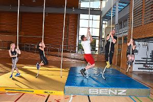 Die wenigen Teilnehmer hatten viel Platz zum sporteln in der Tälesee-Halle. Foto: Baiker Foto: Schwarzwälder-Bote