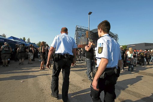 Die Polizei ist derzeit auf dem Bang Your Head-Festival vertreten. Außerhalb des Geländes wurde ein Streckenposten angefahren. Foto: Maier