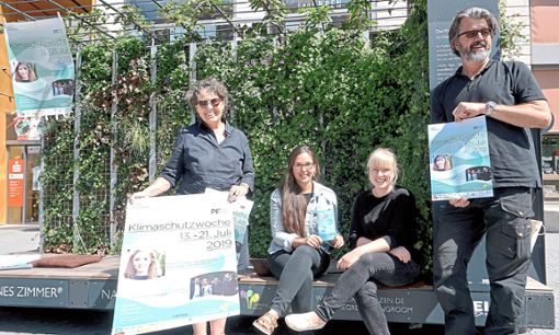 Mit Plakaten wird auf die Klimaschutzwoche aufmerksam gemacht.  Foto: Stadt  Pforzheim Foto: Schwarzwälder Bote