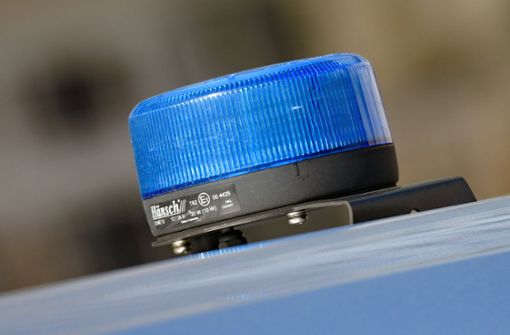 Das mobile Blaulicht des Mannes wurde beschlagnahmt. (Symbolbild) Foto: IMAGO/Jan Huebner/IMAGO/Blatterspiel