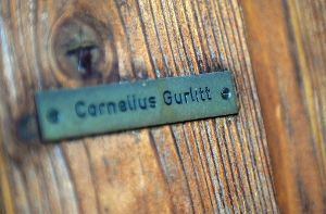 Auch Monate nach dem Tod von Cornelius Gurlitt ist im Nachlass des Kunstsammlers ein weiteres wertvolles Werk gefunden worden. In einem Koffer, den Gurlitt im Frühjahr im Krankenhaus in München dabei hatte, befand sich ein Landschaftsbild von Claude Monet.  Foto: dpa