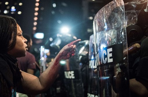 Straßenschlacht in Charlotte nach Polizeigewalt gegen Schwarze. Foto: AFP