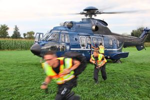 Für die Hubschraubersprungfahndungen werden diverse Modelle genutzt, unter anderem der hier zu sehende  Hubschrauber AS 332 Super Puma. Foto: Bundespolizei