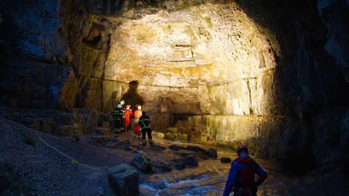 Erster Mann aus Falkensteiner Höhle gerettet