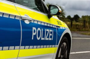 Die Polizei konnte den 18-Jährigen in der Nähe des Tatorts festnehmen.  (Symbolfoto) Foto: IMAGO/Fotostand/IMAGO/Fotostand / Gelhot