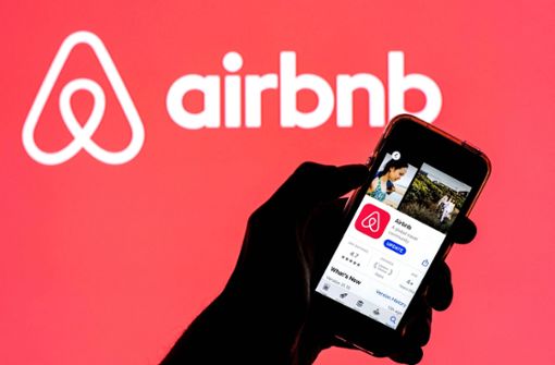 Wer über Airbnb vermietet, muss die Einnahmen daraus versteuern. Foto: imago images/ZUMA Wire/Thiago Prudencio via www.imago-images.de