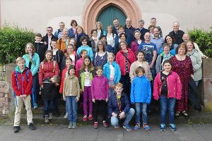Teilnehmer der Heilig-Kreuz-Familienfahrt vor der Kirche St. Stephan in Mainz  Foto: Gemeinde Foto: Schwarzwälder-Bote