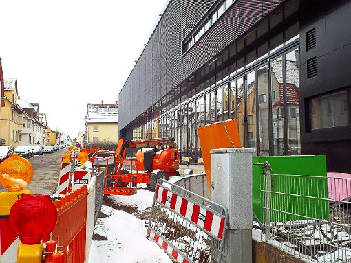 Nicht im Februar, sondern Ende April soll das neue Feuerwehrgerätehaus in Schwenningen bezugsfertig sein. Foto: Streck