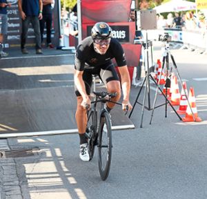 Olympiasieger Fabian Cancellara  beim Einzelzeitfahren in Bad Dürrheim. Foto: Roger Müller