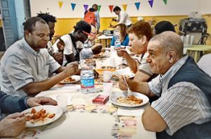Immer am Freitag: die „Communità die Sant’ Egidio lädt in Catania zum Mittagessen ein. Gekocht wird von Flüchtlingen für die Armen und Alten in der Stadt. Foto: Krohn