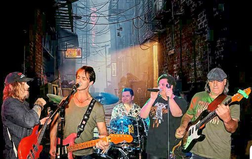 Back Alley 21 spielen Rock, vermischt mit Blues. Foto: Schwarzwälder Bote