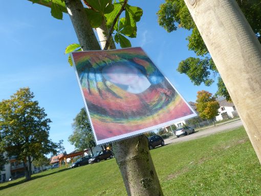 Im Hof der Villingendorfer Schule wurde zur Erinnerung an den getöteten Sechsjährigen kurz nach der Tat ein Baum gepflanzt. Foto: Archiv: Otto