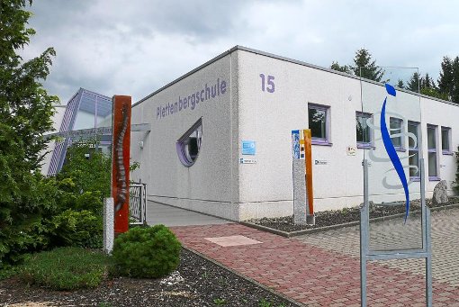 Das Gebäude der Plettenbergschule in Engstlatt – hier wird aller Voraussicht nach künftig weiter unterrichtet. Die Medischulen ziehen wohl hier ein. Foto: SB-Archiv