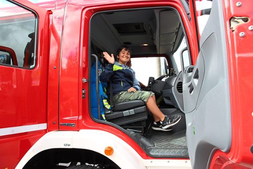 Mit den Feuerwehrfahrzeugen der Abteilung Eutingen konnten die Kinder am Aktionstag eine Runde mitfahren.  Foto: Feinler Foto: Schwarzwälder Bote