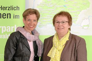 Auf dem Bild die Vorsitzende Landrätin Marion Dammann und ihre ebenfalls wiedergewählten Stellvertreterin Bürgermeisterin Hannelore Reinbold-Mench aus Freiamt. Foto: Naturpark Foto: Schwarzwälder-Bote