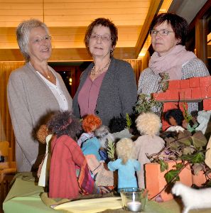 Die drei Schwestern aus Deißlingen gestalten seit 15 Jahren Eglifiguren. Foto: Kirchengemeinde Foto: Schwarzwälder-Bote