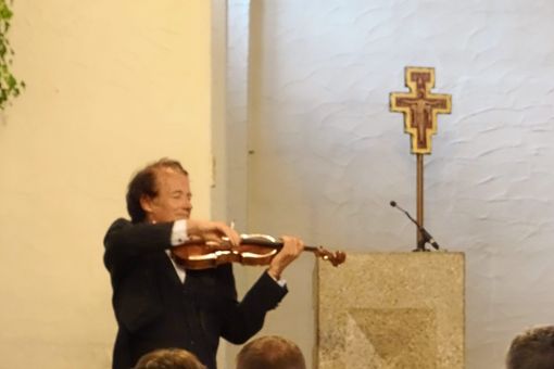 Michael Grube bei seinem Konzert  in der  Franziskuskirche. Foto: Stadtverwaltung Foto: Schwarzwälder Bote
