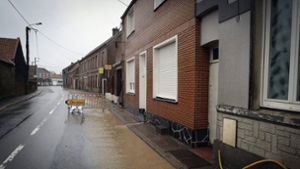 Überflutete Straßen in Nordfrankreich: Ein Sturm und viel Regen legen zahlreiche Kommunen lahm. Foto: IMAGO/MAXPPP/IMAGO/COURBE