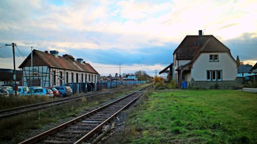 Die Schienen beim Bahnhofsareal sollen bleiben. Foto: Archiv/Marschal