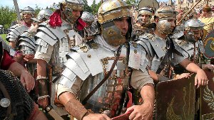 Gladiatoren kämpfen auf Römerfest