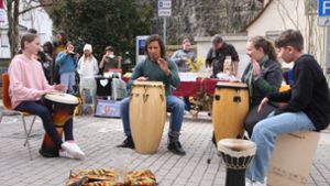 Die Trommelgruppe der Freien Schule Zollernalb präsentierte sich erstmals in Haigerloch. Foto: Kost