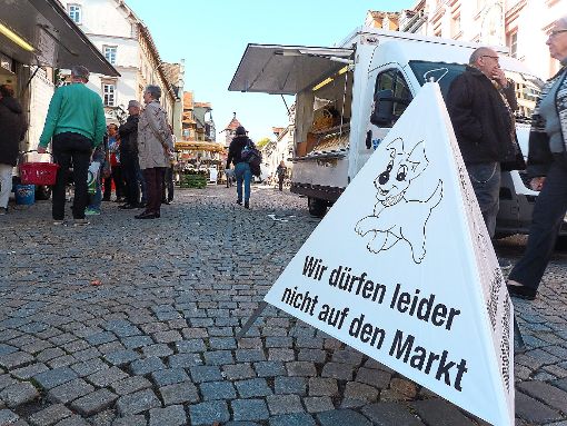Das neue Schild auf dem Markt lässt keine Zweifel offen. Foto: Otto Foto: Schwarzwälder-Bote